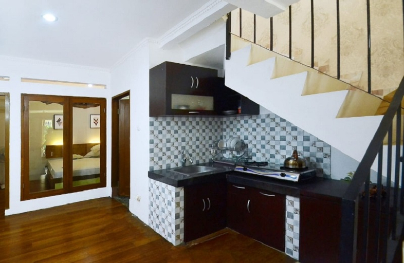 Dining Room 2, Villa Amethyst Dago Pakar M-26 2BR, Bandung