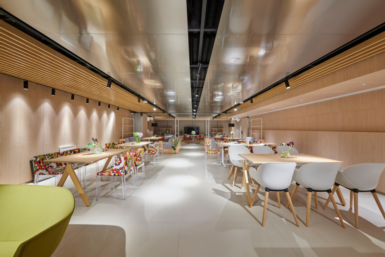 Food & Drinks, CM Plus Hotels and Serviced Apartments, Hong Kong Island