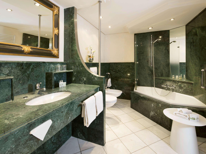 Bathroom 5, Mövenpick Hotel Münster, Münster