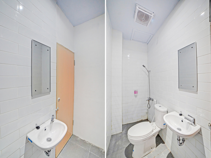 Bathroom 5, Super OYO 90559 Gamacity Residence, Deli Serdang