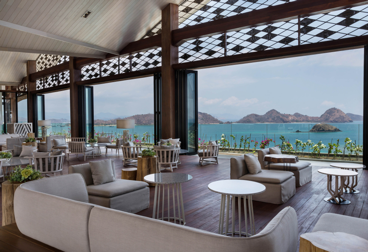 Exterior & Views 9