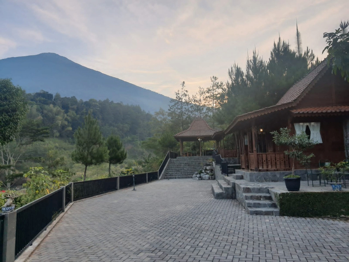 Exterior & Views 5, Imah Kayu By Horison, Kuningan