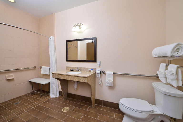 Bathroom 4, Americas Best Value Inn And Suites Cuero, Dewitt