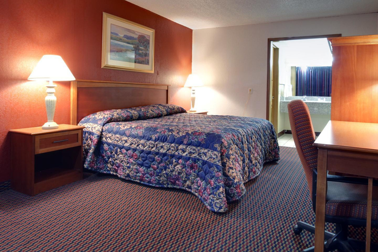 Bedroom 2, Weatherford Inn, Custer