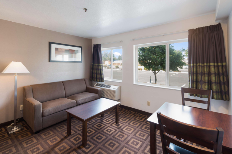 Bedroom 4, Quality Inn & Suites Kennewick Tri-Cities, Benton