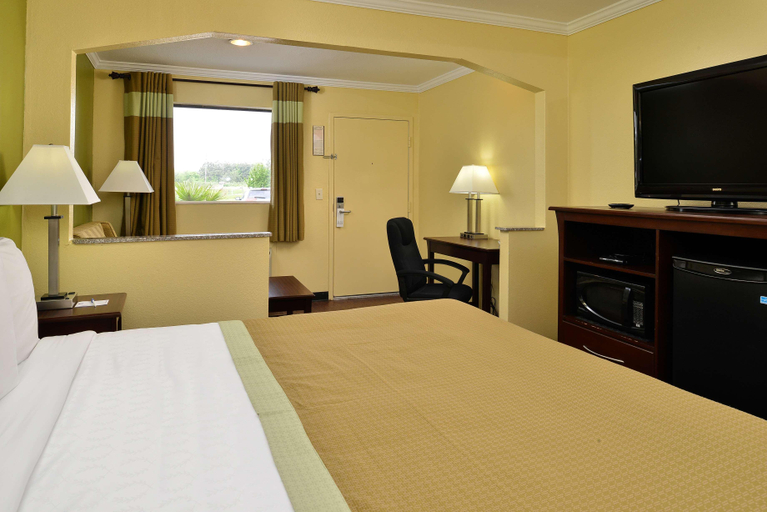 Bedroom 3, Americas Best Value Inn Suites Winona, Montgomery
