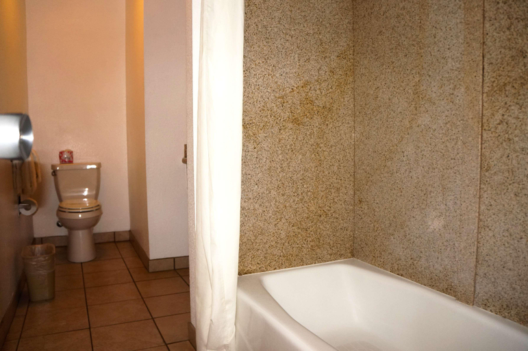 Bathroom, Rodeo Lodge, Fresno