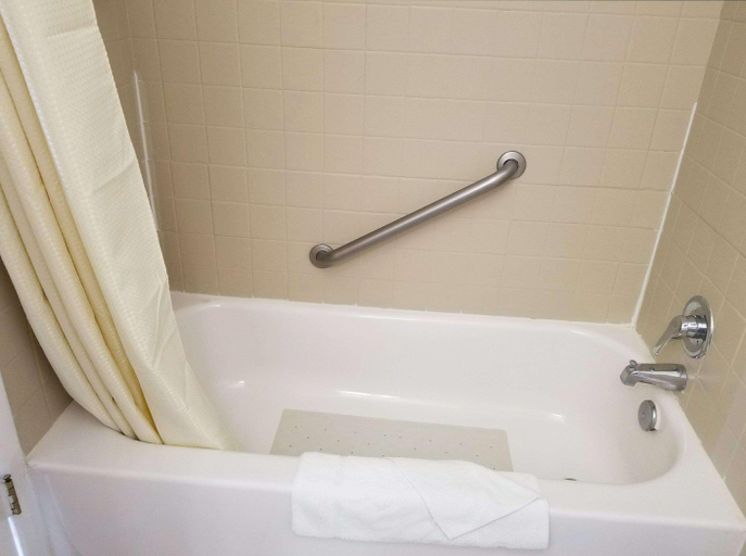 Bathroom 4, Americas Best Value Inn Belleville, Republic