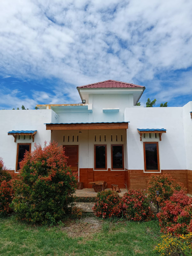 Exterior & Views 2, AmaRis Homestay, Samosir