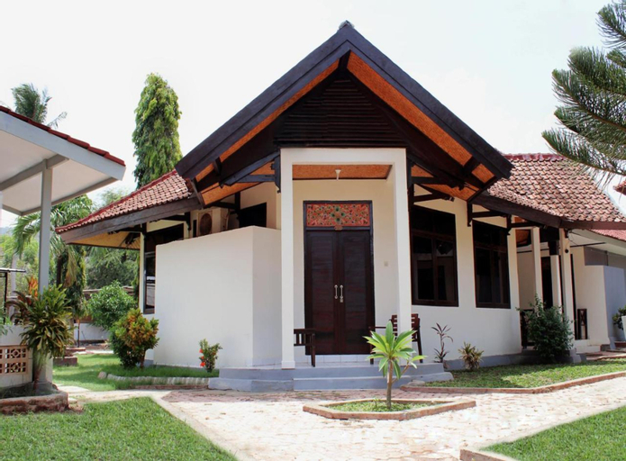 Exterior & Views 2, Aman Gati Hotel Lakey, Dompu