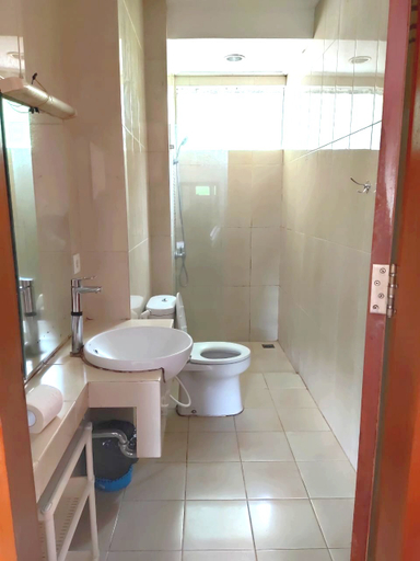Bathroom 5, Aster Two Villa Dago Pakar, Bandung