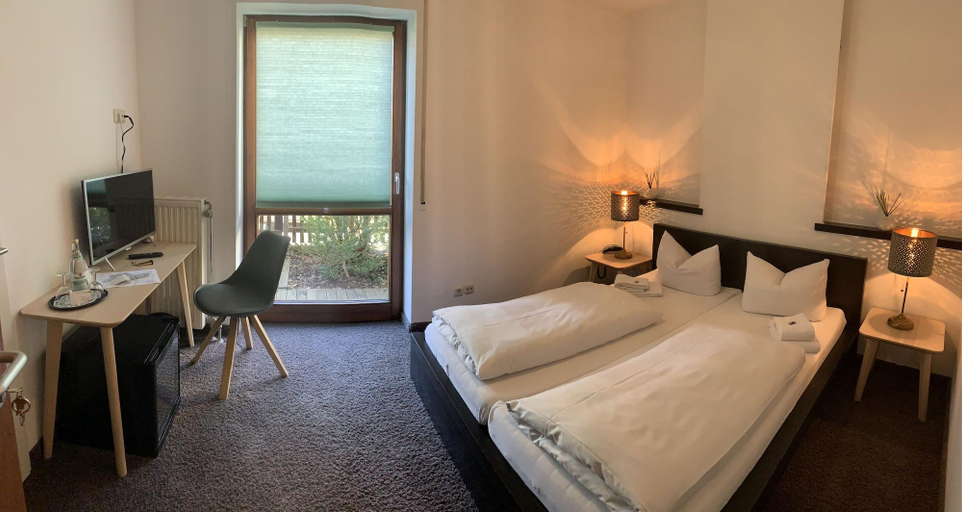 Bedroom 4, Hotel Augsburg Langemarck, Augsburg