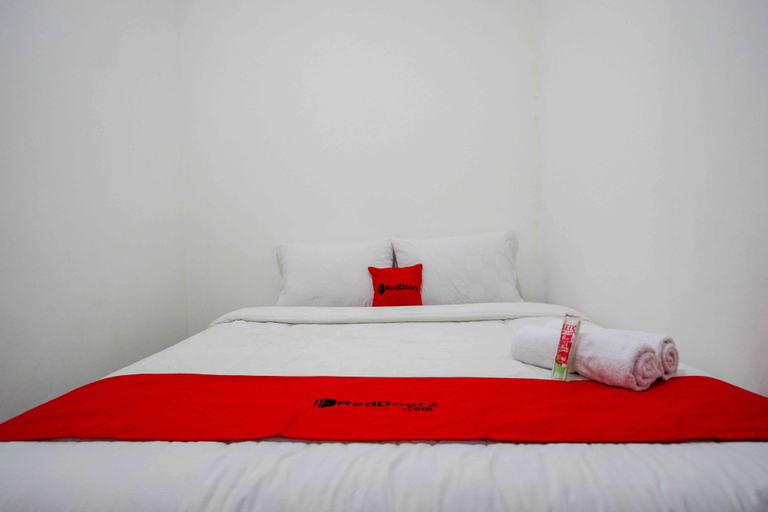 Bedroom 3, RedDoorz near GOR Jatidiri Semarang, Semarang