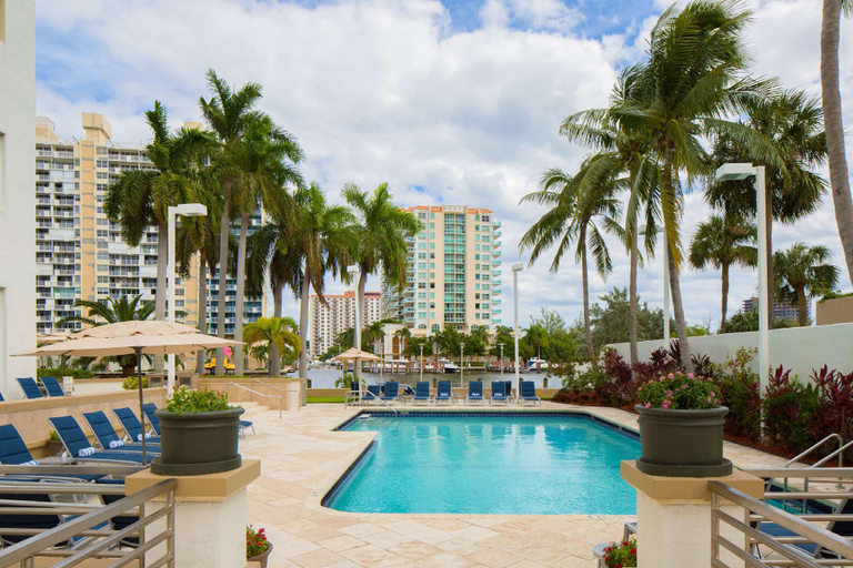 Sport & Beauty 2, GALLERYone - a DoubleTree Suites by Hilton, Broward