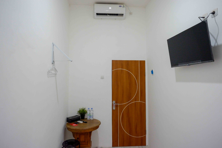 Bathroom 4, RedDoorz near GOR Jatidiri Semarang, Semarang