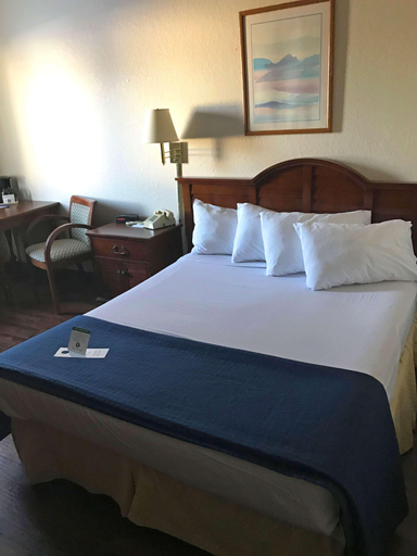 Bedroom 2, Baymont by Wyndham Sault Ste Marie MI, Chippewa