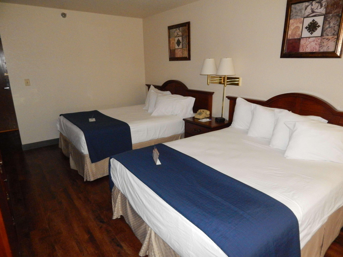 Bedroom 5, Baymont by Wyndham Sault Ste Marie MI, Chippewa