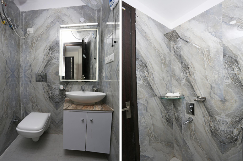 Bathroom 5, Hotel O South Galaxy, Delhi