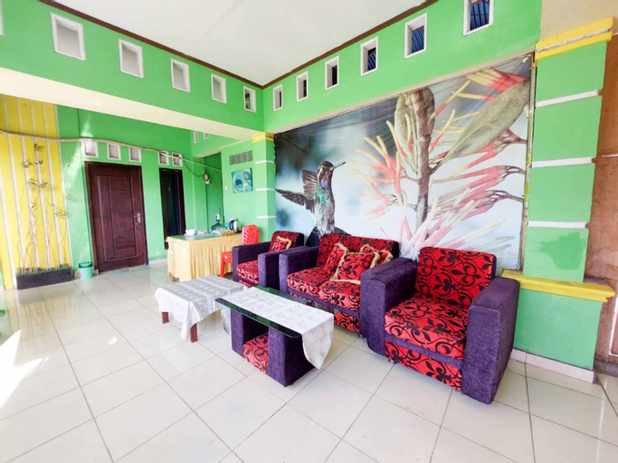 Public Area 2, Quattrick Dee Homestay Mitra RedDoorz, Manokwari