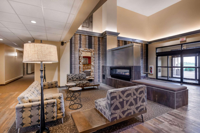 Public Area 3, Comfort Suites Burlington, Des Moines