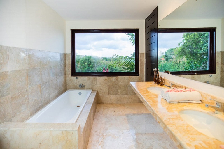 Bathroom 5, Teras Villa, Badung