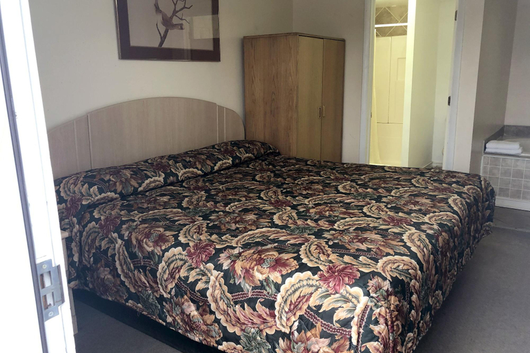 Bedroom 4, Starlite Motel Seneca Falls, Seneca
