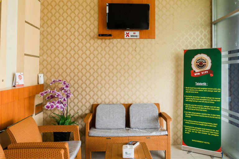 Public Area 2, OYO 2199 Mandiri Guest House, Agam