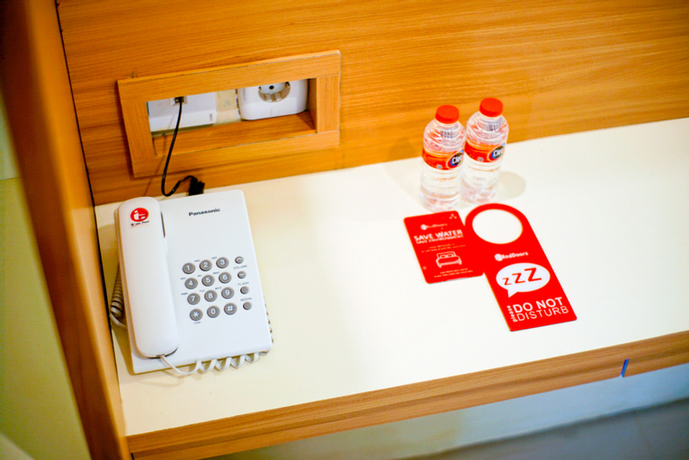 RedDoorz Plus near Malang Airport, Malang