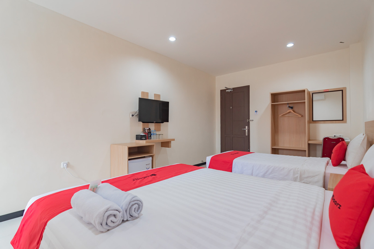 RedDoorz Syariah Plus near Tanjungpura University 2, Pontianak