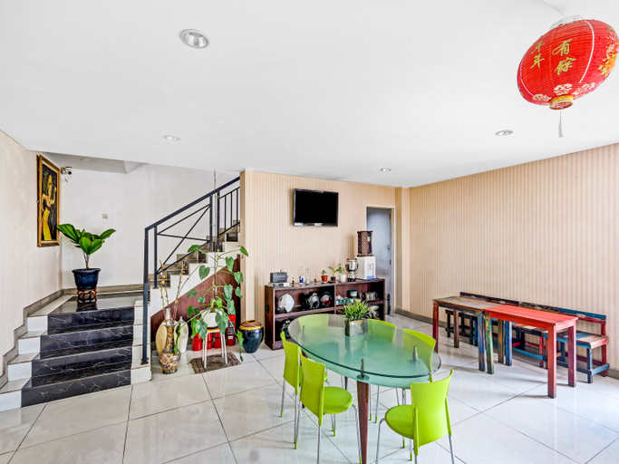 Food & Drinks, OYO 90608 Hello Hotel, Semarang