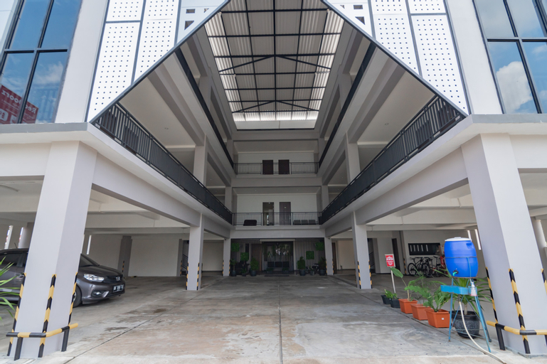 Exterior & Views 2, RedDoorz Syariah Plus near Tanjungpura University 2, Pontianak
