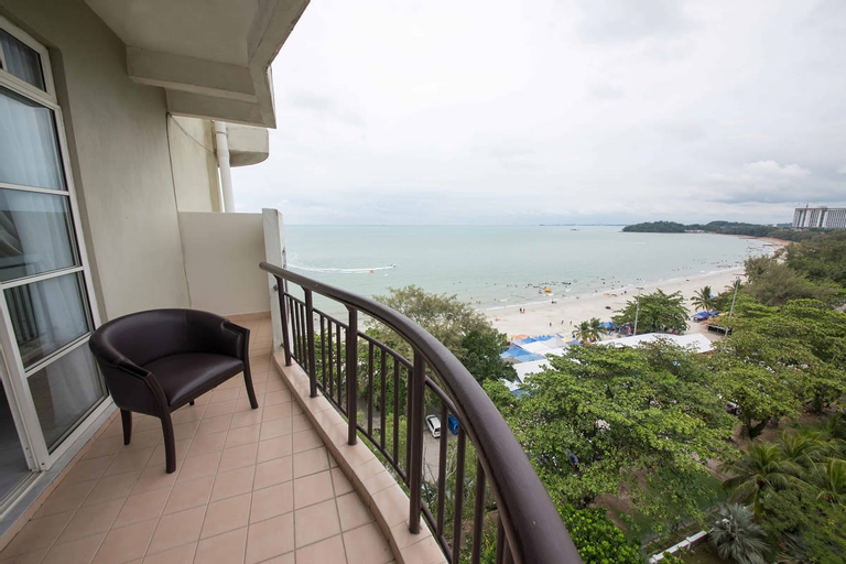 Exterior & Views 5