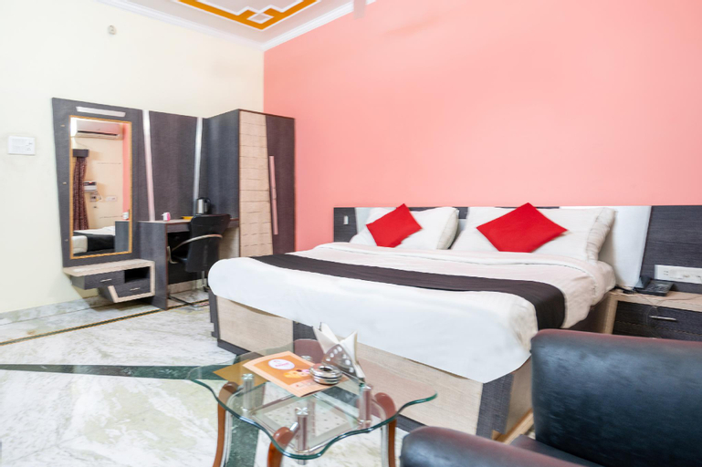 Bedroom, Capital O 61711 Hotel Surya Residency, Singrauli