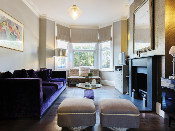 Veeve  Interior Designed Home In Trendy Queens Park Mortimer Road, London