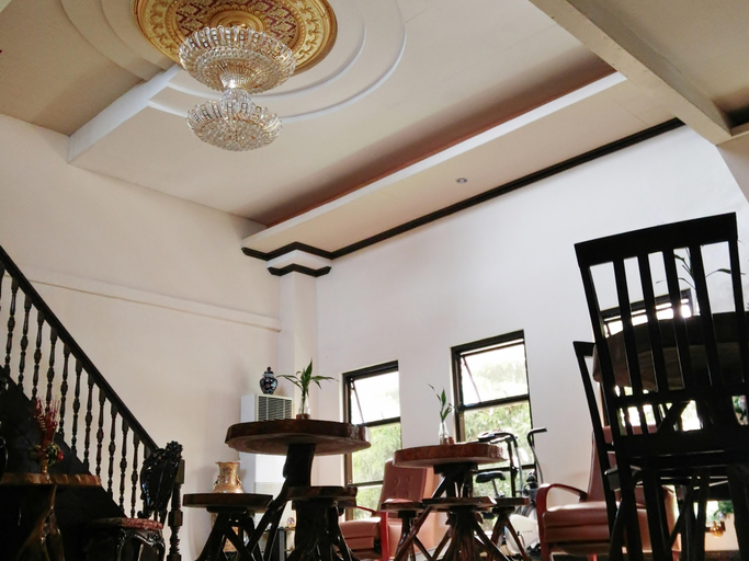 Others 4, Third and Seans Place, Legazpi City