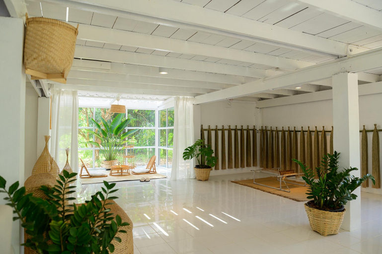 Public Area 3, One Chan Farmstay - Monday Farmstay, Laem Sing