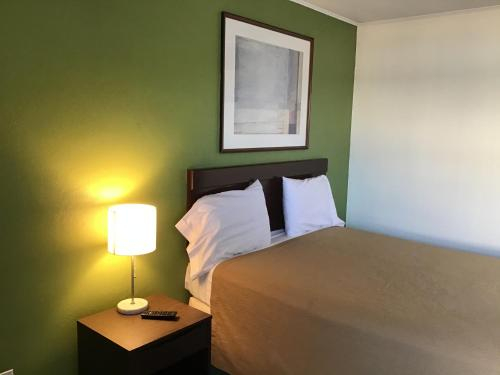BUDGET INN HOTEL, Daviess