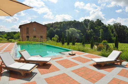 Stefanini Villa Sleeps 5 with Pool and WiFi, Lucca