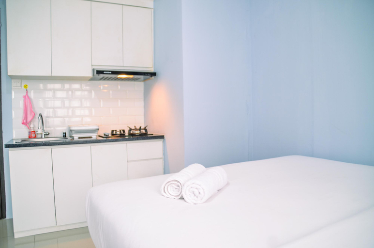 Bedroom 2, Pleasant Studio at Baileys Apartment By Travelio, Tangerang Selatan