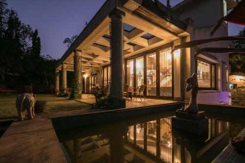 Shiraz Villa by Vista Rooms, Pune