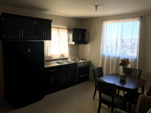 COMODO DEPARTAMENTO EN ROSARITO BC, Tijuana