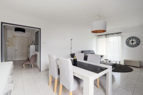 Beautiful bright flat in Saint-Cyr-sur-Loire, Indre-et-Loire