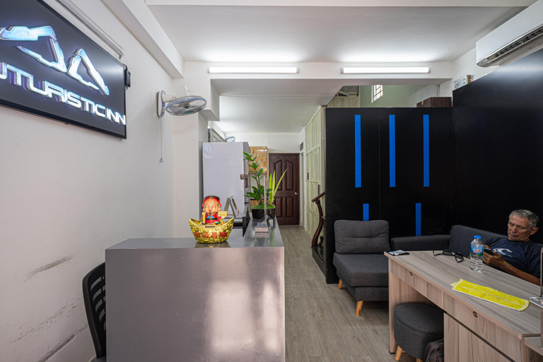 Public Area 2, Futuristic Inn, District 1