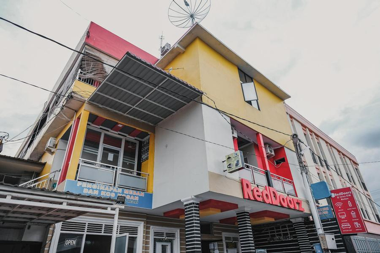 RedDoorz @ Jalan STM Medan, Medan