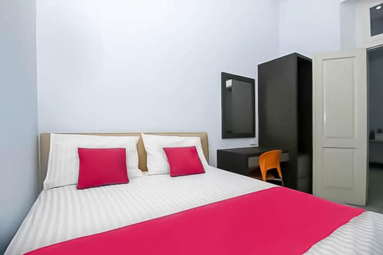 RedDoorz near Stasiun Lawang, Malang