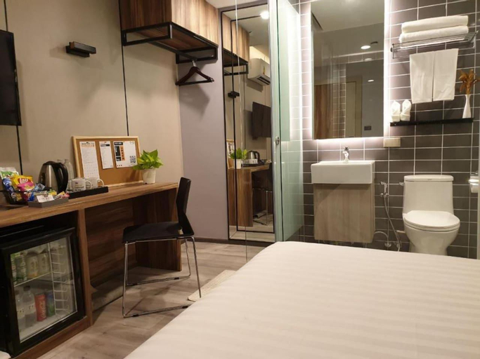 Comfortable room 10 minutes to BTS Phrom Pong, Khlong Toey
