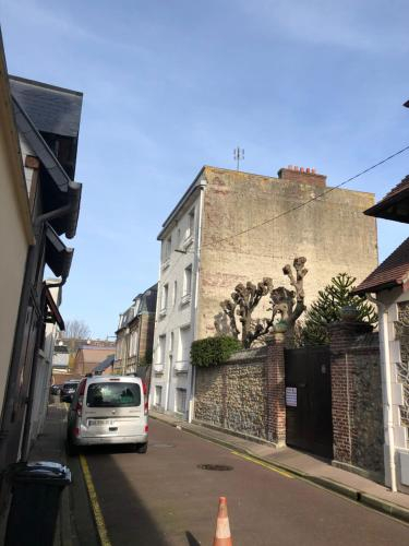 A 5 min de la gare et des commerces, calme sur la cote, Calvados