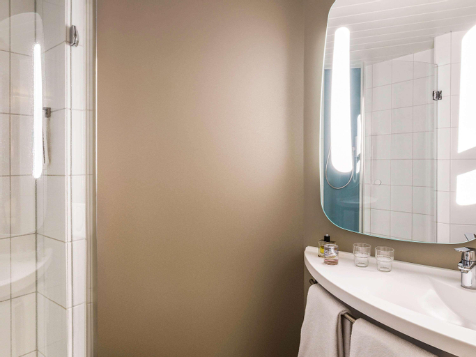 Bathroom 4