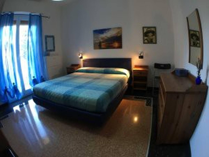 Gentile apartment 150 meters from the sea, Savona