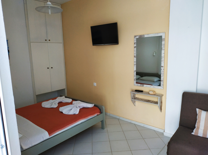Bedroom 3, Renia Studios, Crete